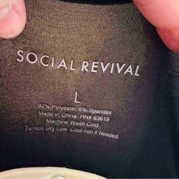 Social Revival NWT size Large in black - Picture 10 of 10
